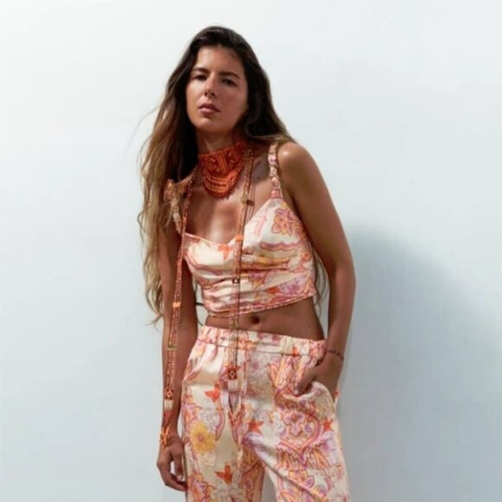 NWOT Zara pink champagne floral printed crop top with chain detail S